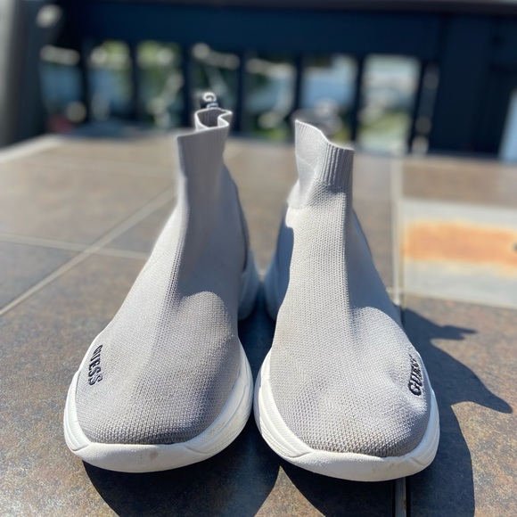 Men’s Guess sock shoes Sz 9 - Picture 3 of 3